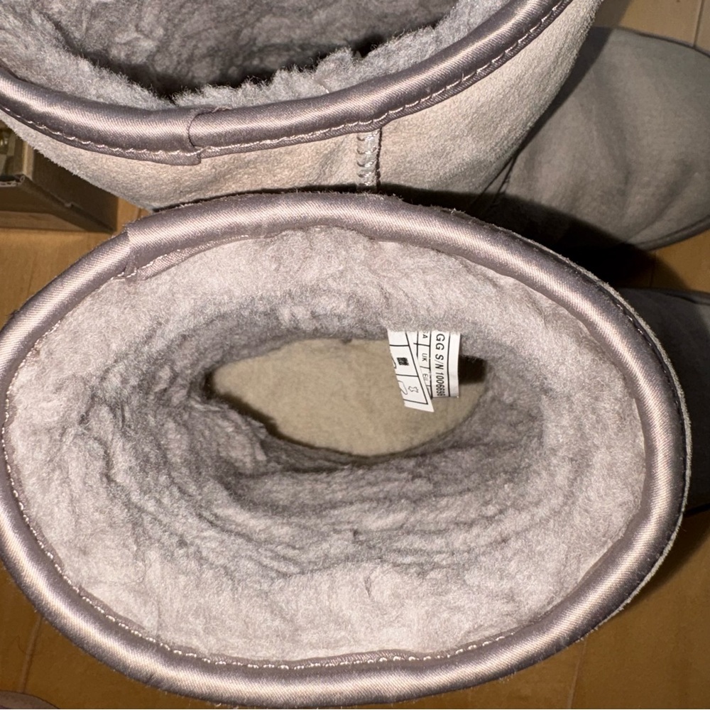 UGG Classic Short Crystal Bows Gray Grey Size 8 - Picture 3 of 7
